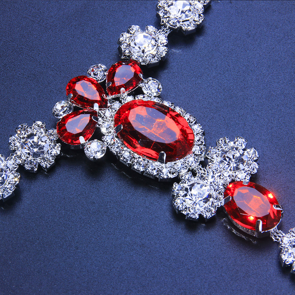 Elegant Crystal Body Chain With Rhinestone Statement Design